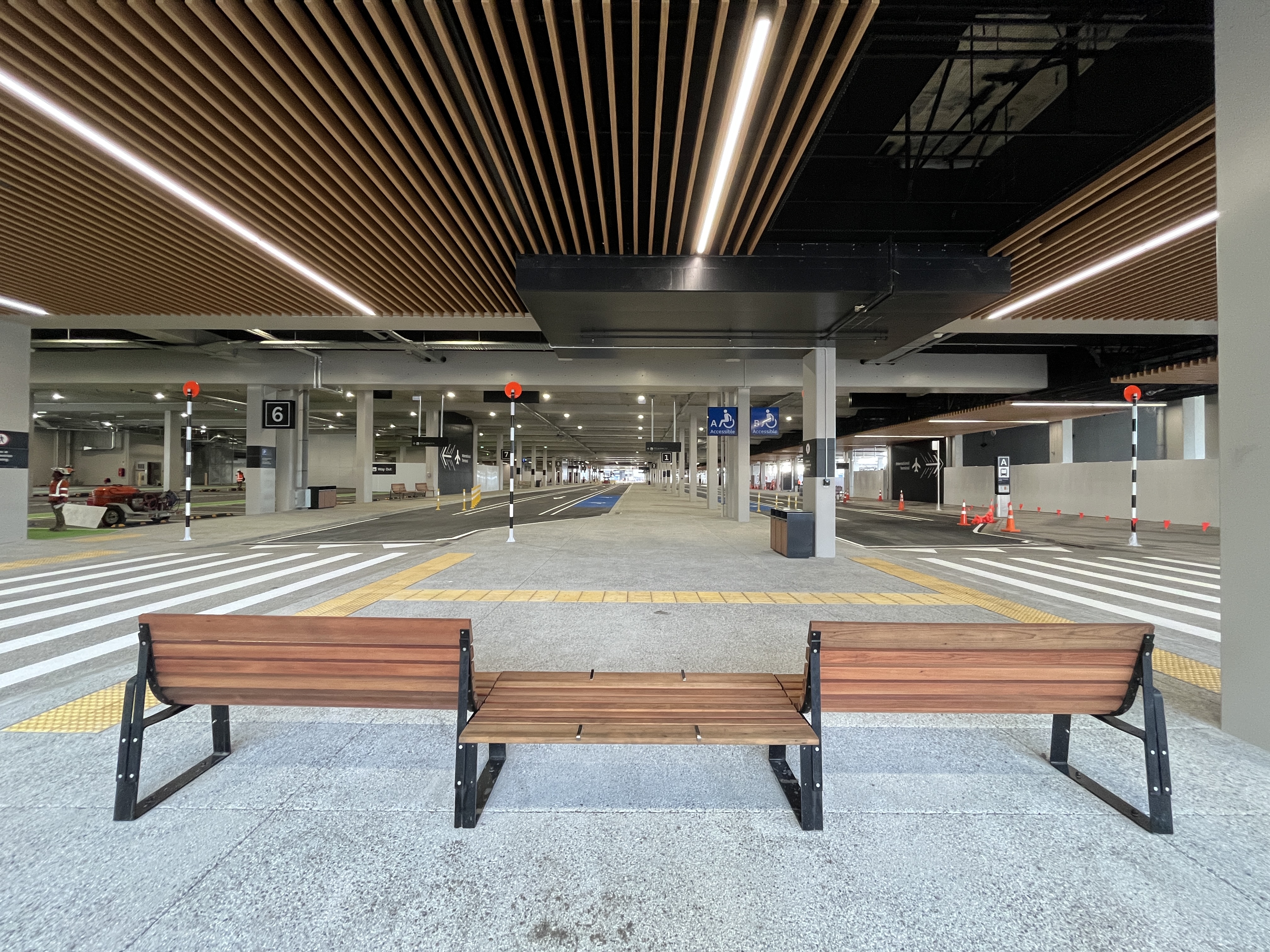 Auck Lrg 740 Tra (1)